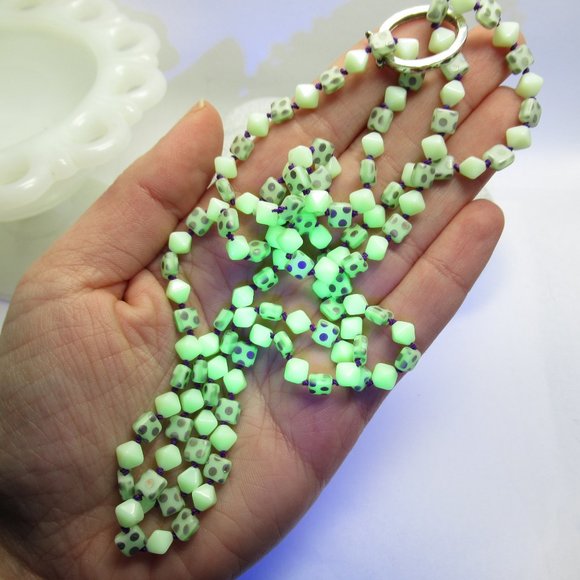 Hand knotted Uranium glass bead necklace - Picture 7 of 16